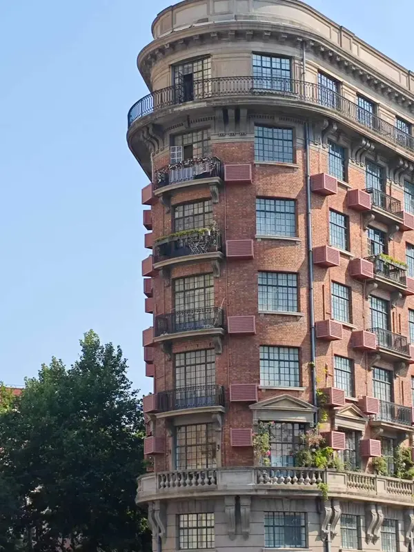 The prow of the Wukang Mansion